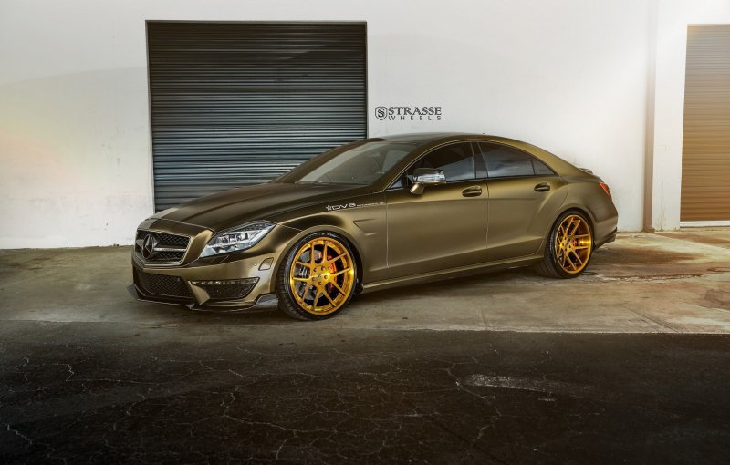 Mercedes Benz CLS 63 AMG Tuning золотой