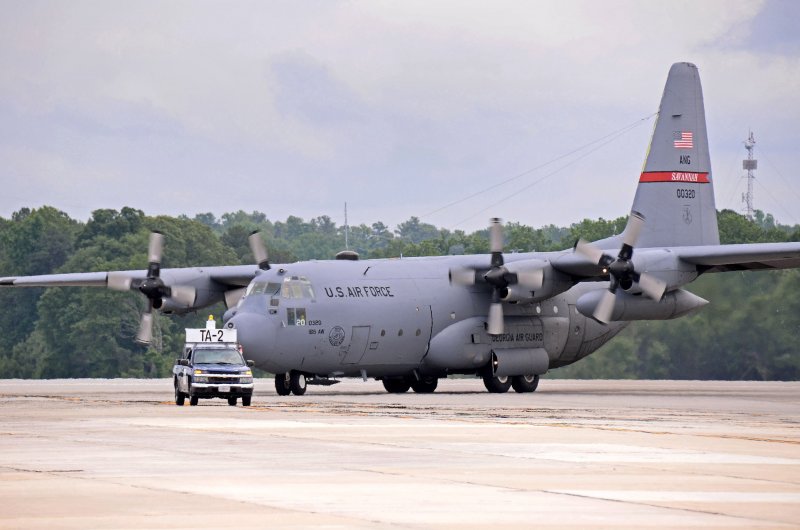 7321 Американский военно-транспортный самолет c-130 Геркулес звезда