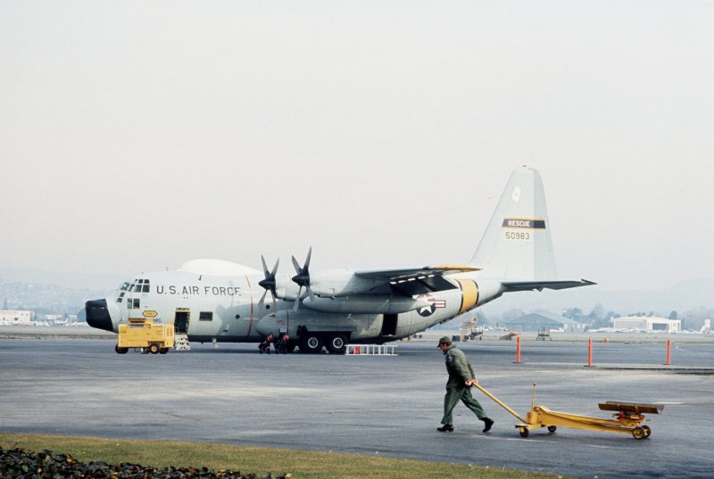 C-130 Hercules военный