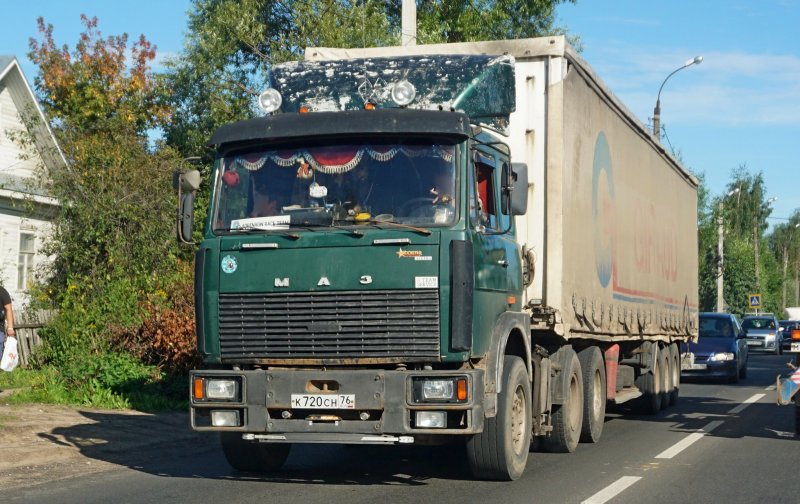 МАЗ 6422 бортовой