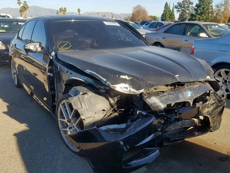 BMW i8 crash