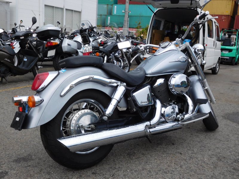 Honda Shadow Slasher 400 White