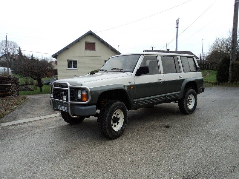 Nissan Patrol gr i (y60)