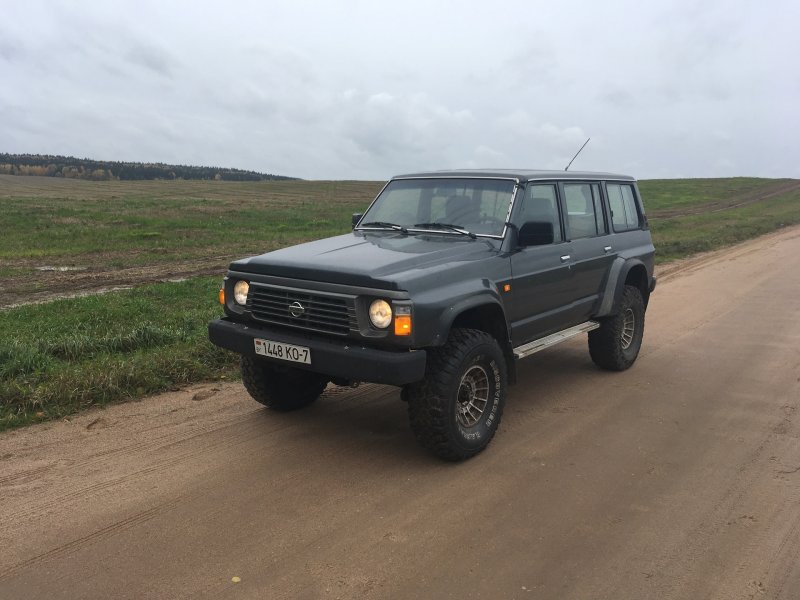 Nissan Patrol y60 1996