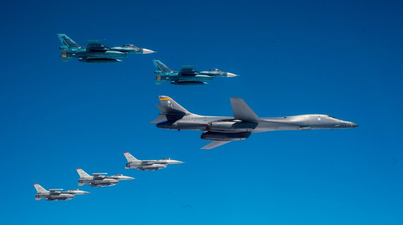 Истребитель b1