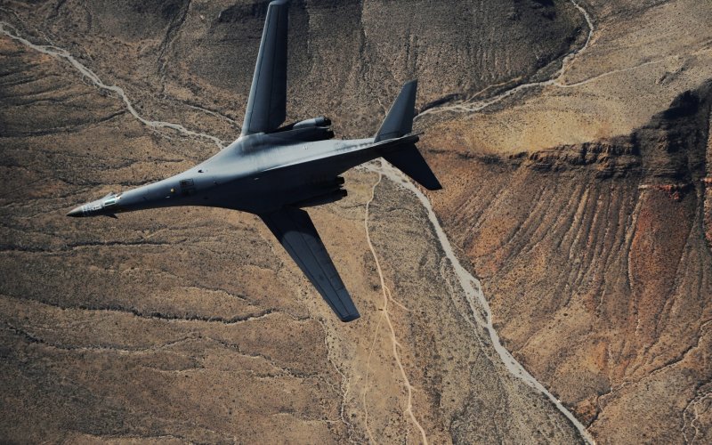 B 1 Lancer 1990