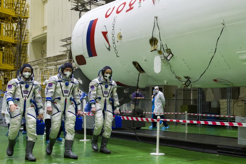 Капсула с Космонавта и Союз мс21