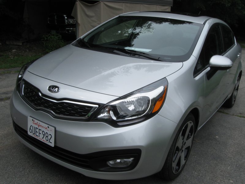 Kia Rio 2018 серебристая