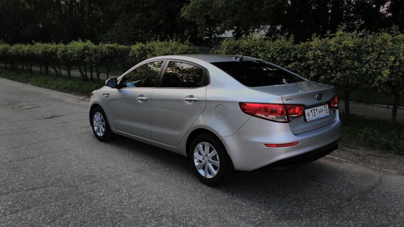 Kia Rio 2015 серебристый