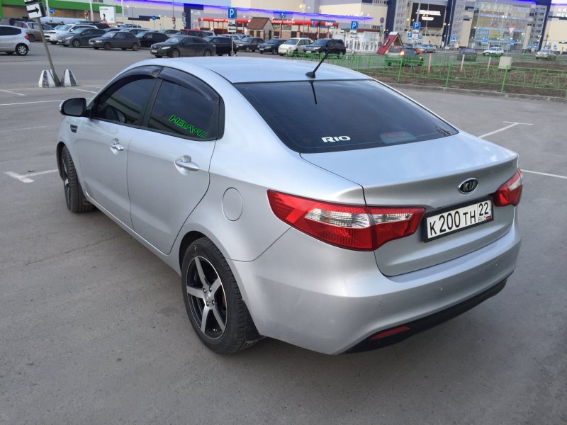 Kia Rio x-line серебро