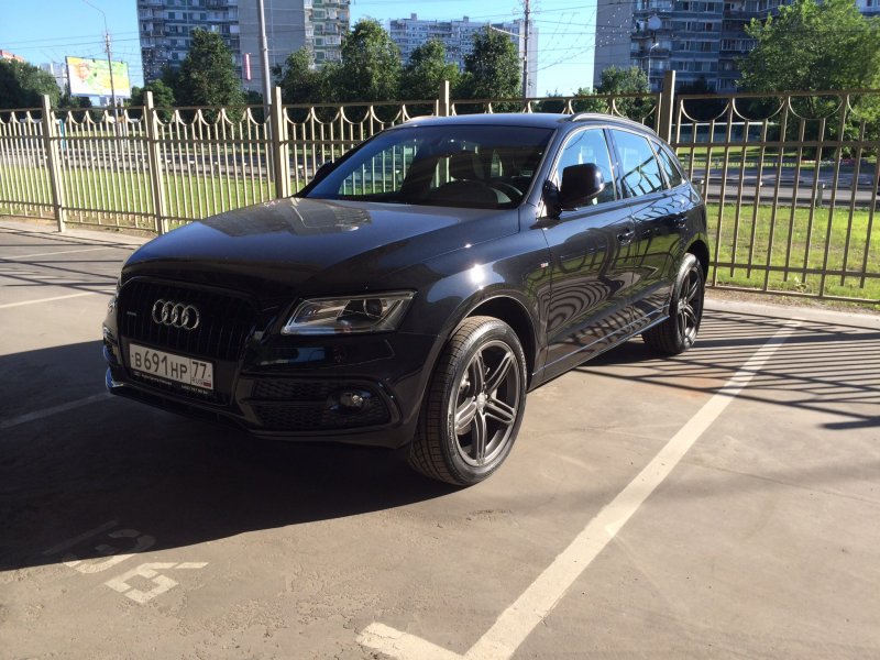 Audi q5 Black r22