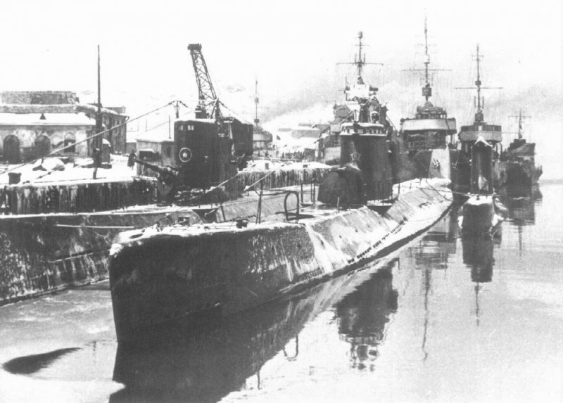 Советская подводная лодка с-51