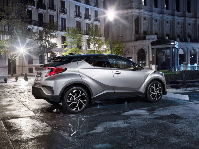 Тойота c-HR 2016