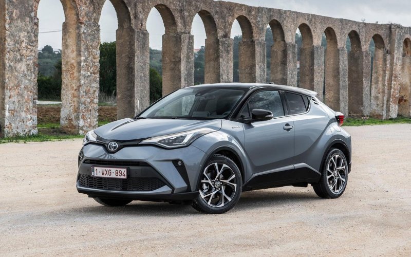 Тойота c-HR 2019