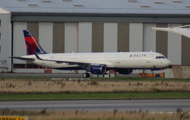 Лайнер Airbus a321 (VQ-boi) авиакомпании «Аэрофлот» «н. Семёнов»