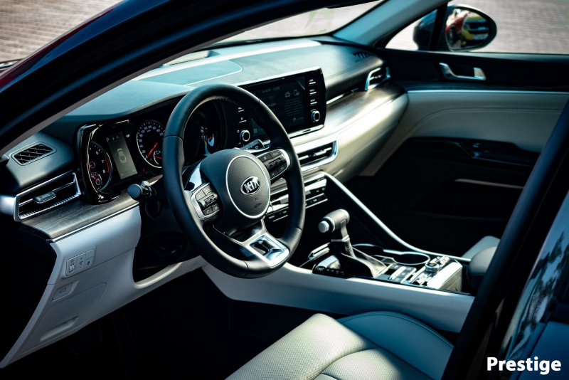 Kia k5 Топовая комплектация