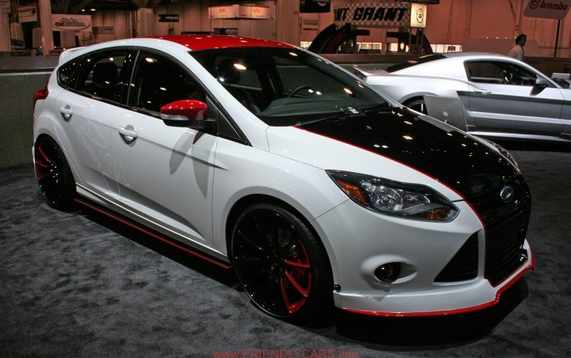Ford Focus 3 хэтчбек белый