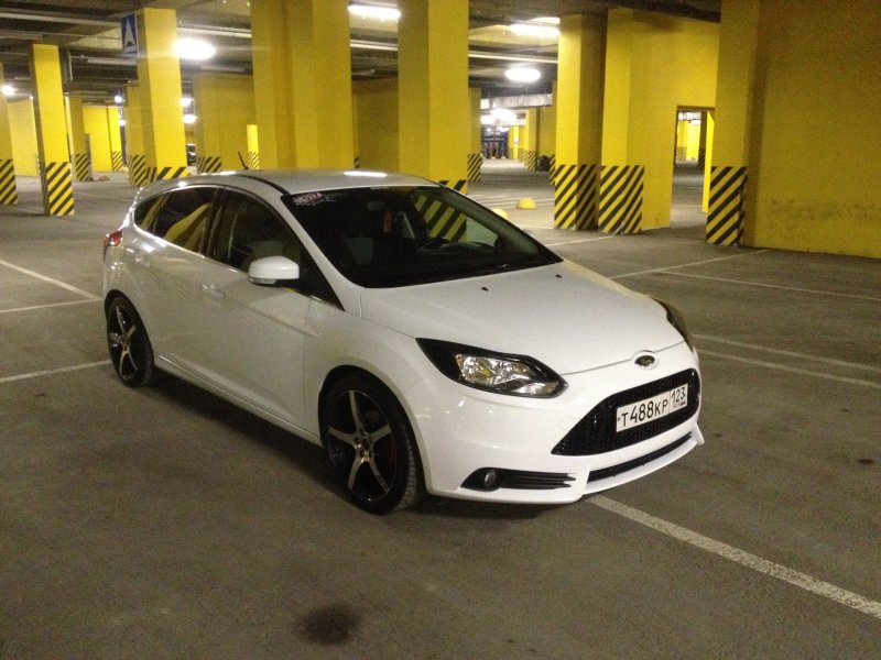 Ford Focus 3 хэтчбек