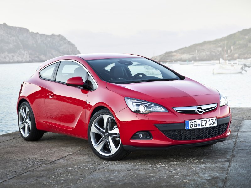 Опель Астра GTC 2014