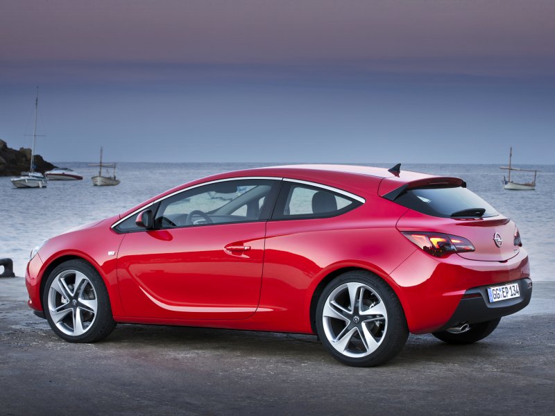 Opel Astra GTC 2012