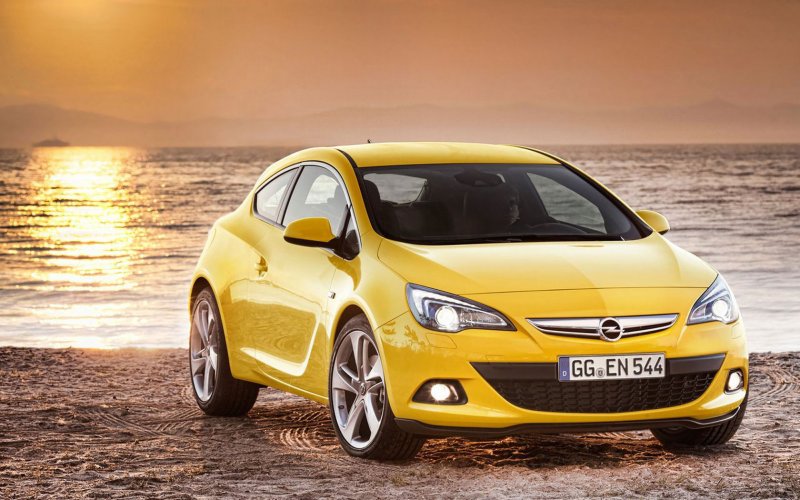 Opel Astra GTC 2012