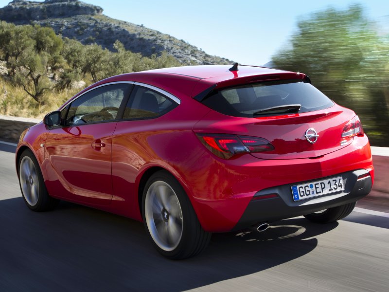 Opel Astra GTC 2011