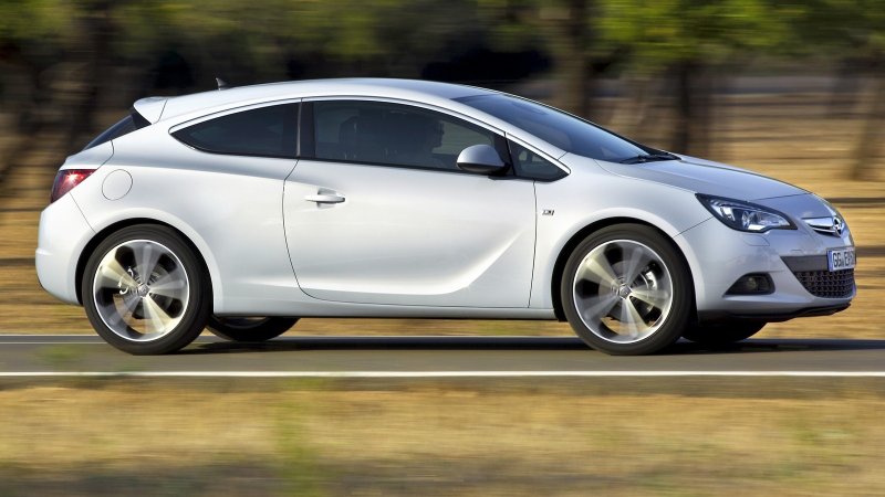 Opel Astra GTC 2011