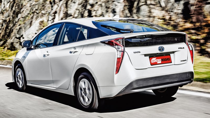 Toyota Prius Prime 2020 красный