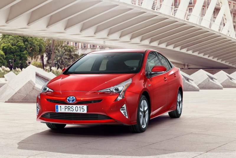 Toyota Prius v 2011