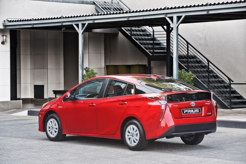 Toyota Prius Alpha 2020