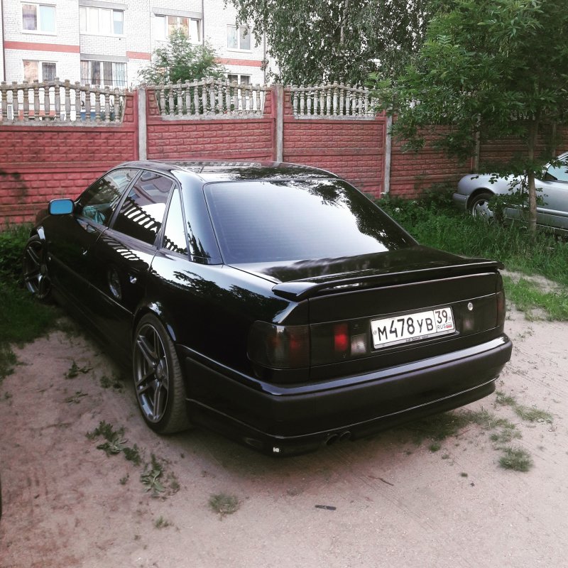 Хелла Блэк Ауди 100 с4