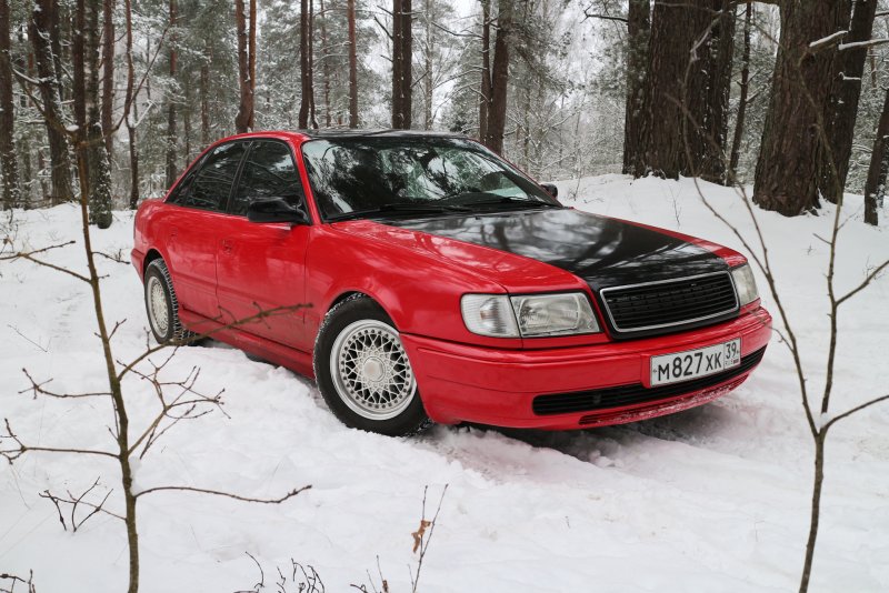 Audi 100 с4 красная