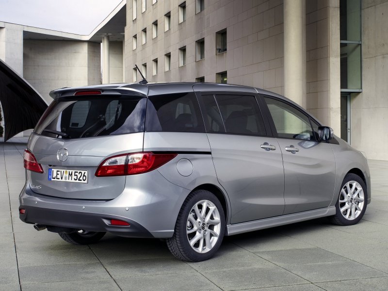 Mazda 5 Minivan