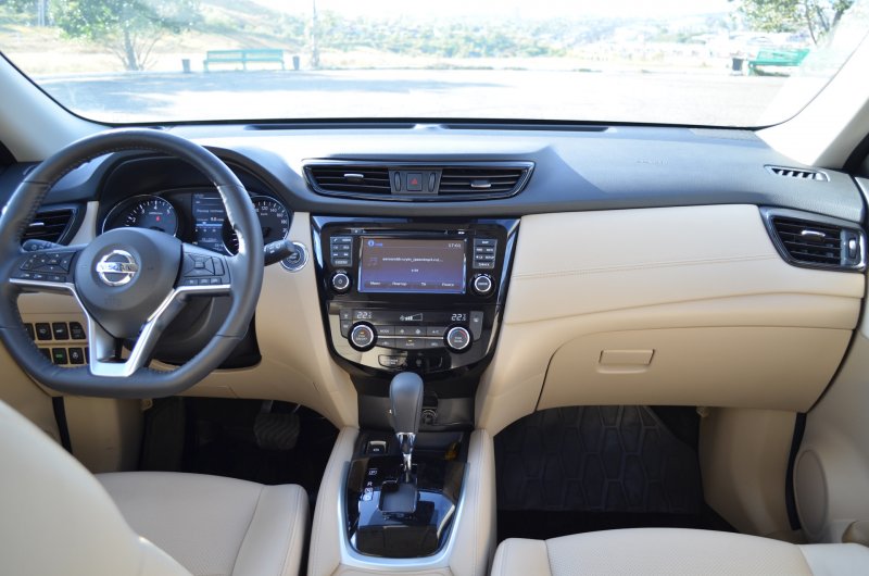 Nissan x-Trail 2017 салон