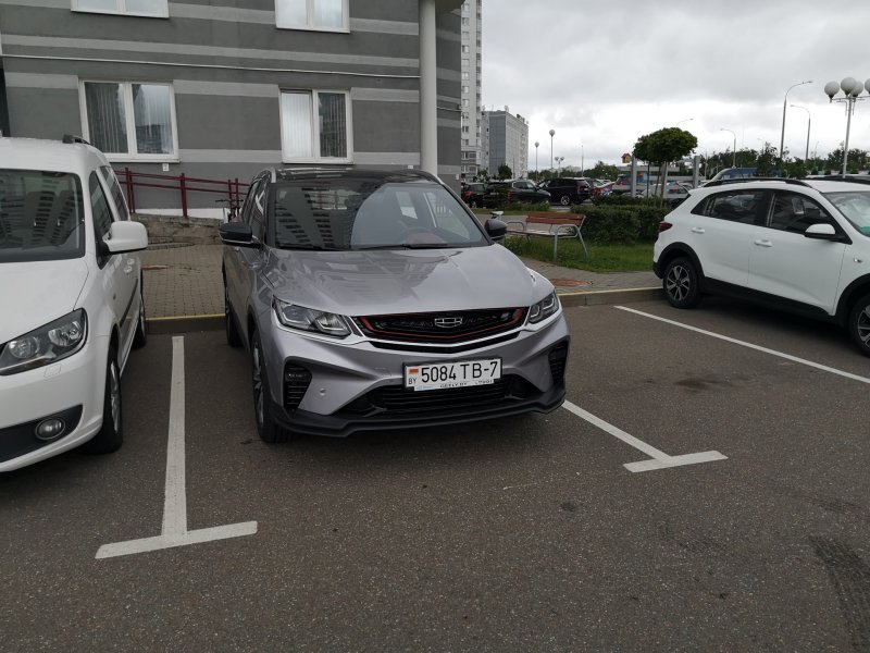 Geely Coolray 2021 серый