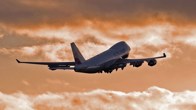 Боинг 747 в воздухе