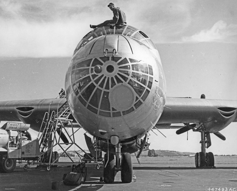 Convair b-36 Миротворец vs b52