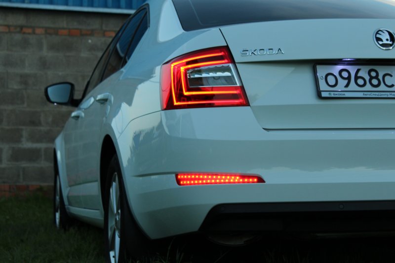 Задняя led Skoda Octavia a7 ад