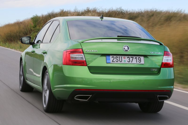 Škoda Octavia a8 сзади