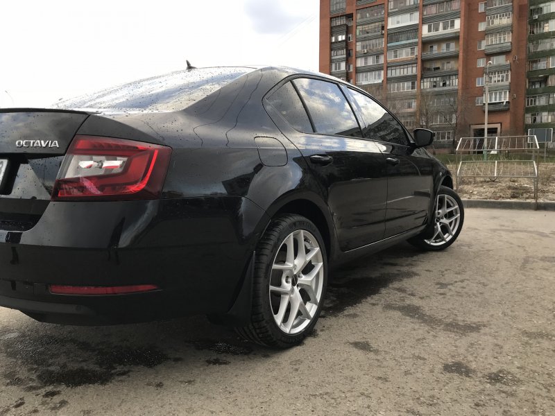 Октавия Platinum Grey новая Шкода 2020
