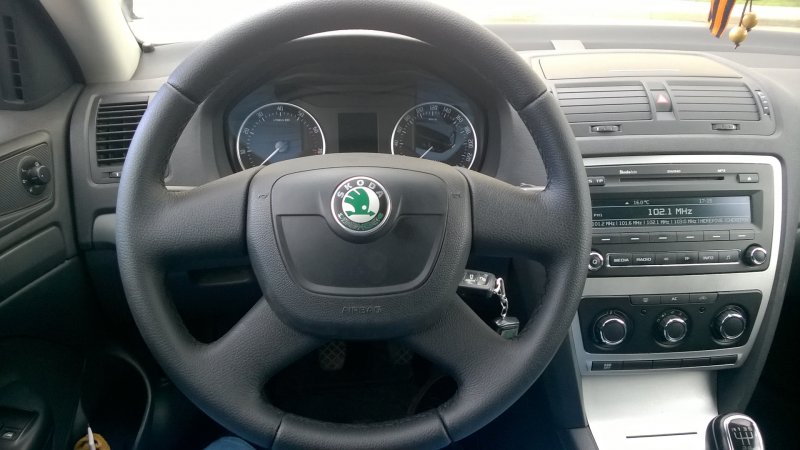 Трехспицевый руль на Skoda Octavia a8