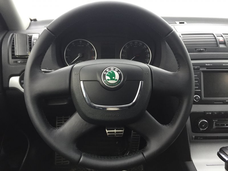 Skoda Octavia a5 FL руль
