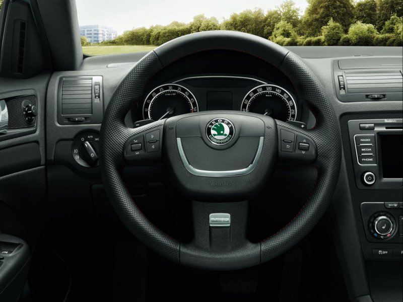 Skoda Octavia a5 FL руль