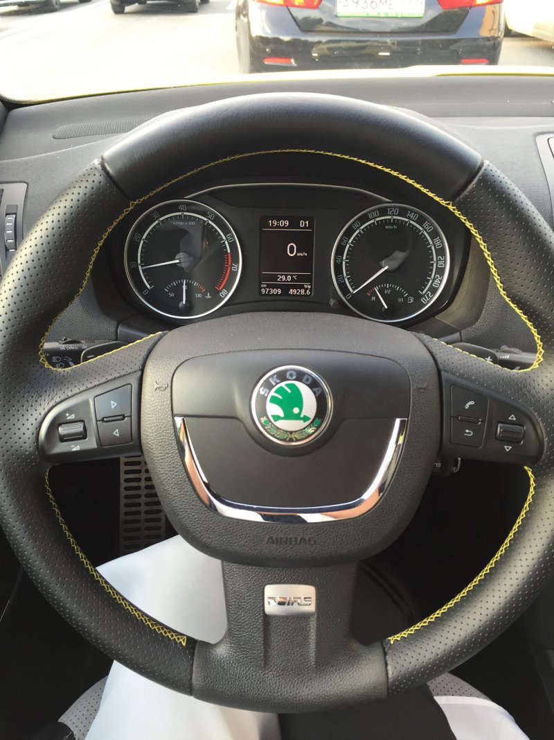 Skoda Octavia a8 руль