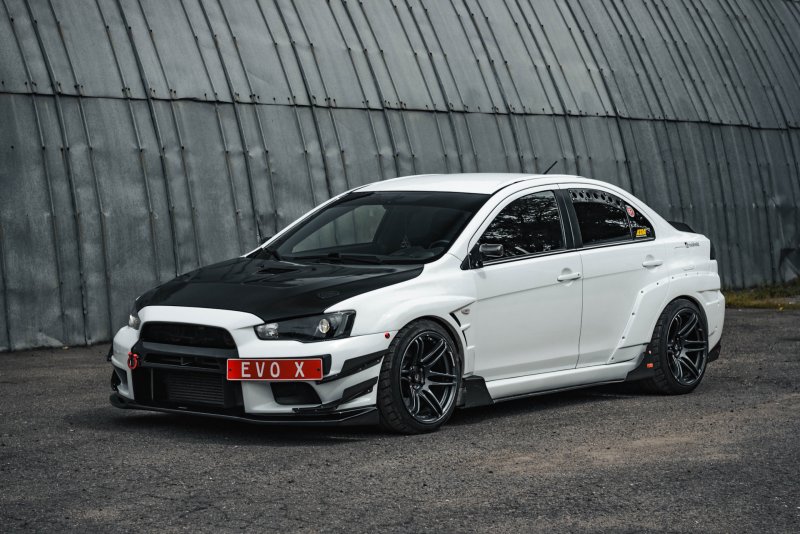 Mitsubishi Lancer Evolution x 10