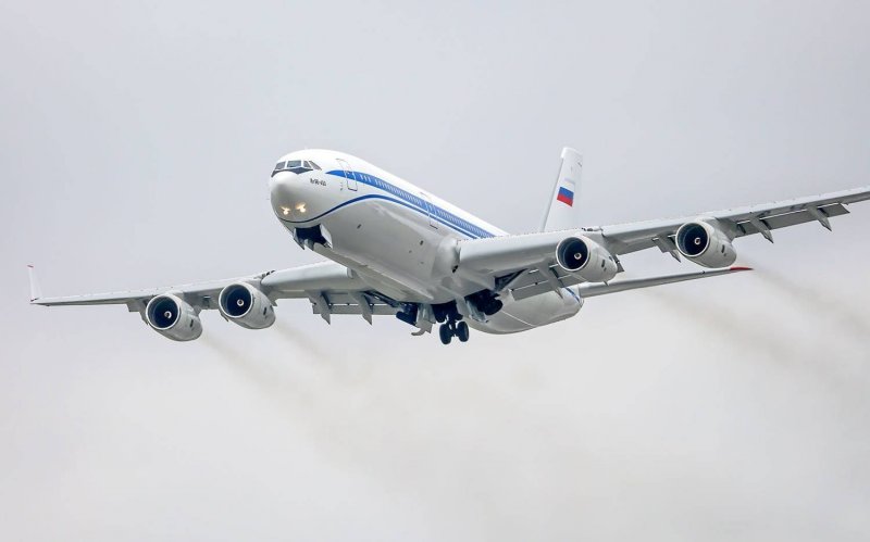 Ил 96 96104