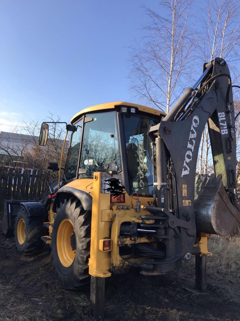 Погрузчик Volvo bl71b