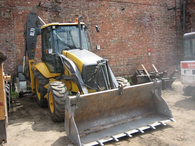 Экскаватор Volvo bl71