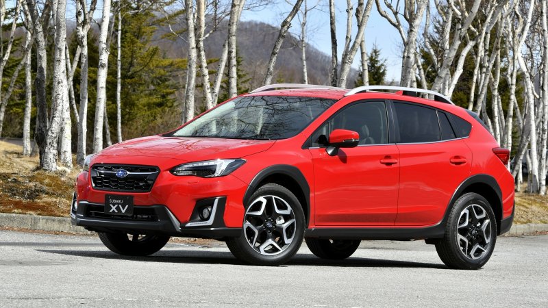Subaru XV красная