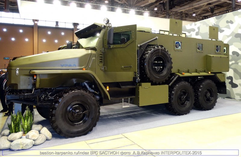 Урал 4320 военный бронированный